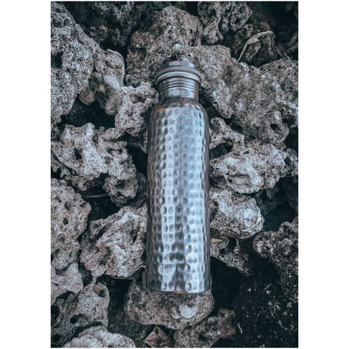 Медная бутылка для воды NiiDRA, модель Мятая бронза, объем 900 мл, 100% медь