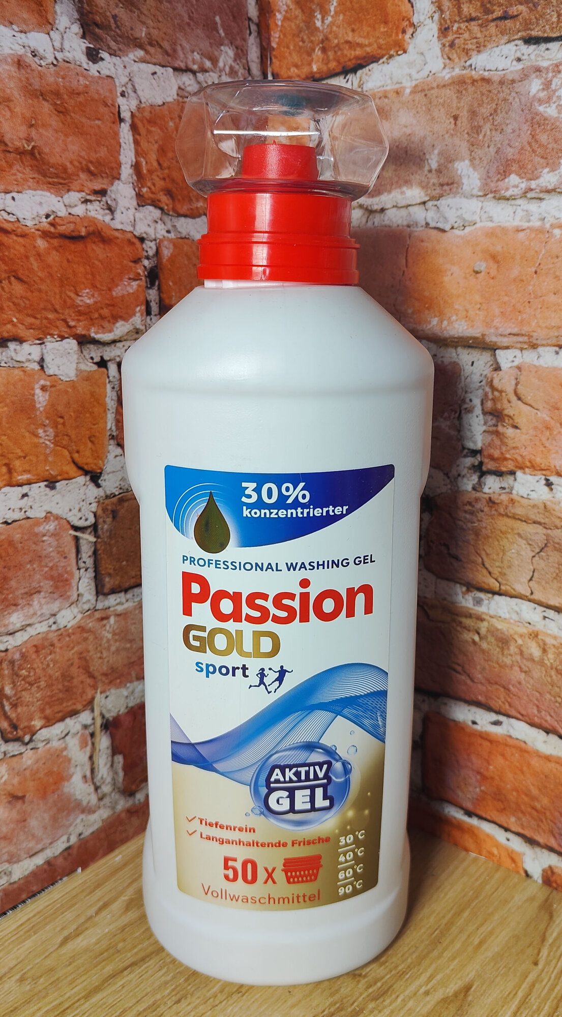 Passion Gold 3 in 1 Sport Гель для стирки спортивных вещей 2 л на 50 стирок