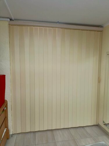 Изображение товара Перегородка гармошка BIG LINE высотой 3000мм и шириной 1240мм, слоновая кость матовая, 3 магнитных защелок и колеса