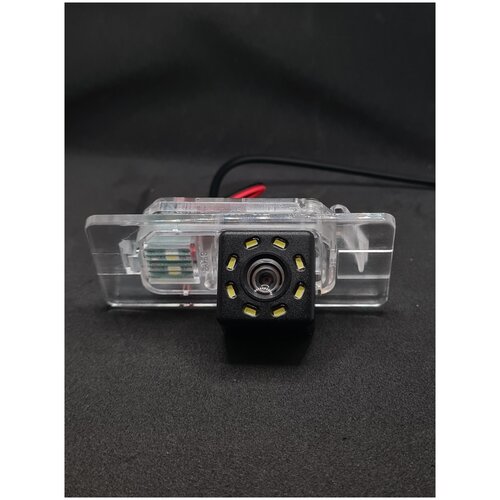 Камера заднего вида для LADA Vesta в плафон 8 LED