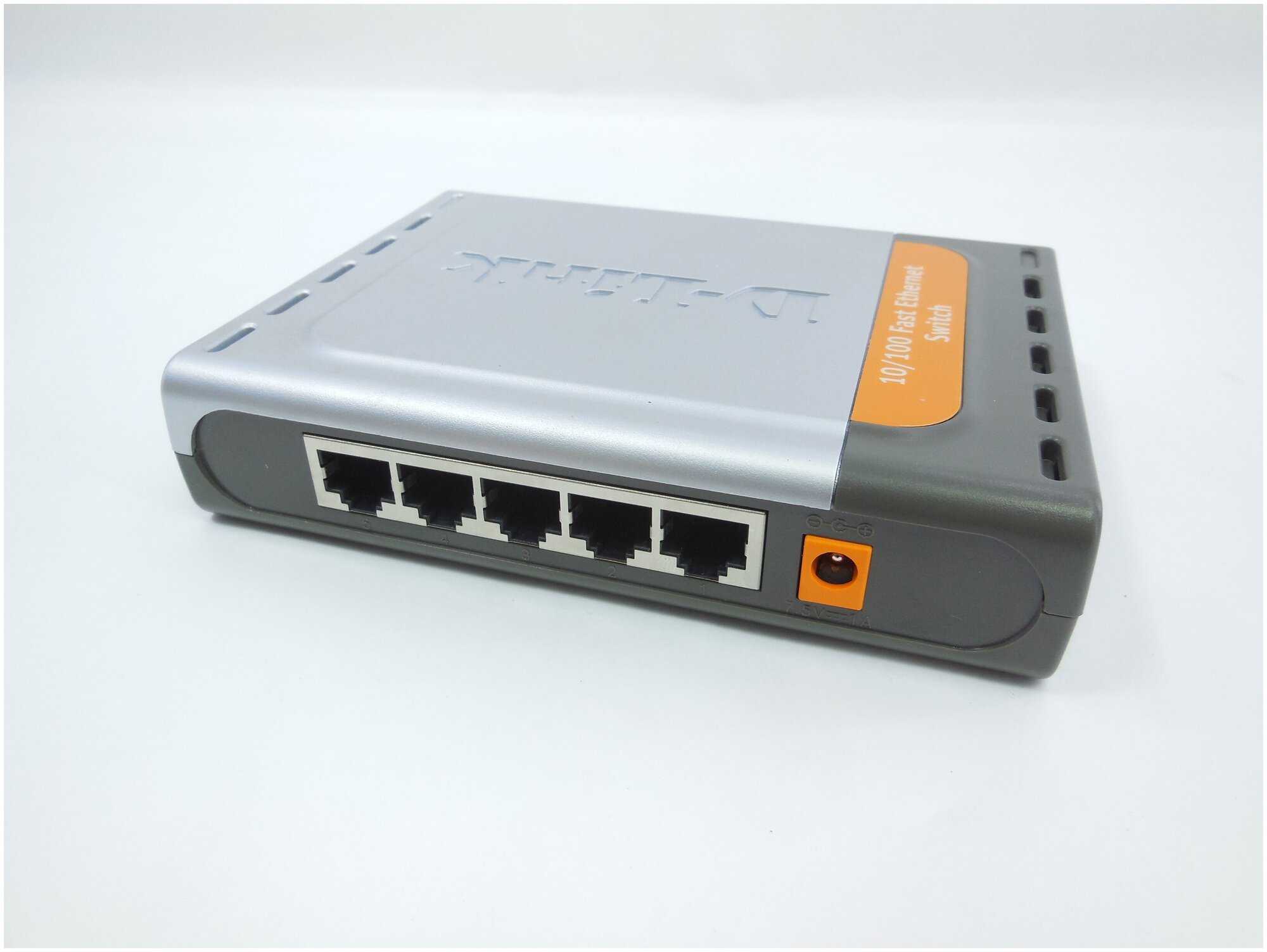 Коммутатор D-Link DES-1005D (Rev. K5) 5 портов Ethernet 10/100 Мбит/сек