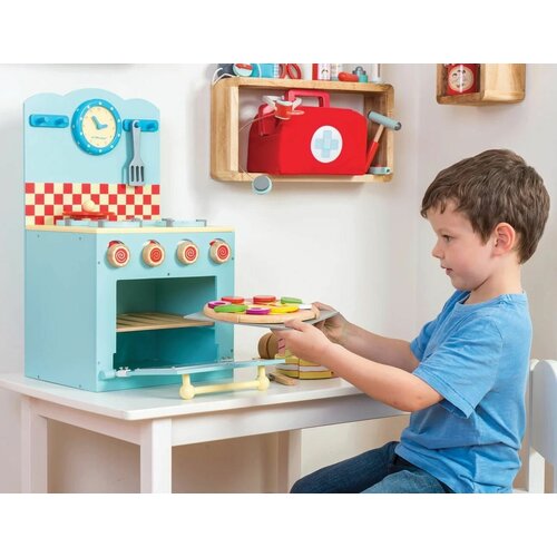 Игровой набор Кухонная плита с утварью, Le Toy Van игровой набор варочная плита с печью и кухонными аксессуарами wonderworld