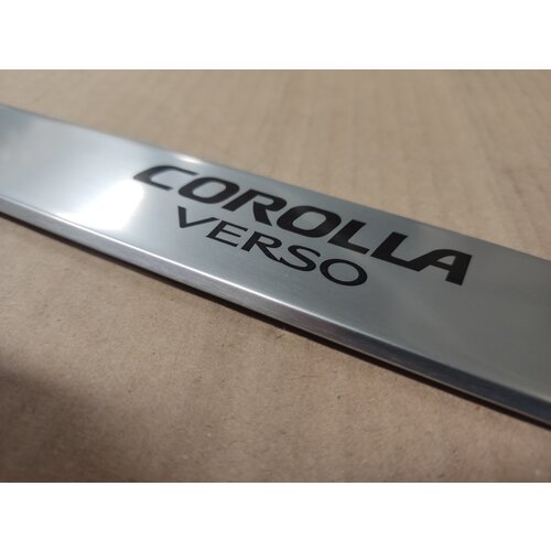 Corolla Verso(04-) Накладки порогов передн. дверей PZ415-E0180-00