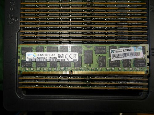Изображение товара Серверная память DDR3 16GB 1866Mhz ECC REG Samsung 2Rx4 PC3-14900R 1.5v M393B2G70EB0-CMAQ2 M