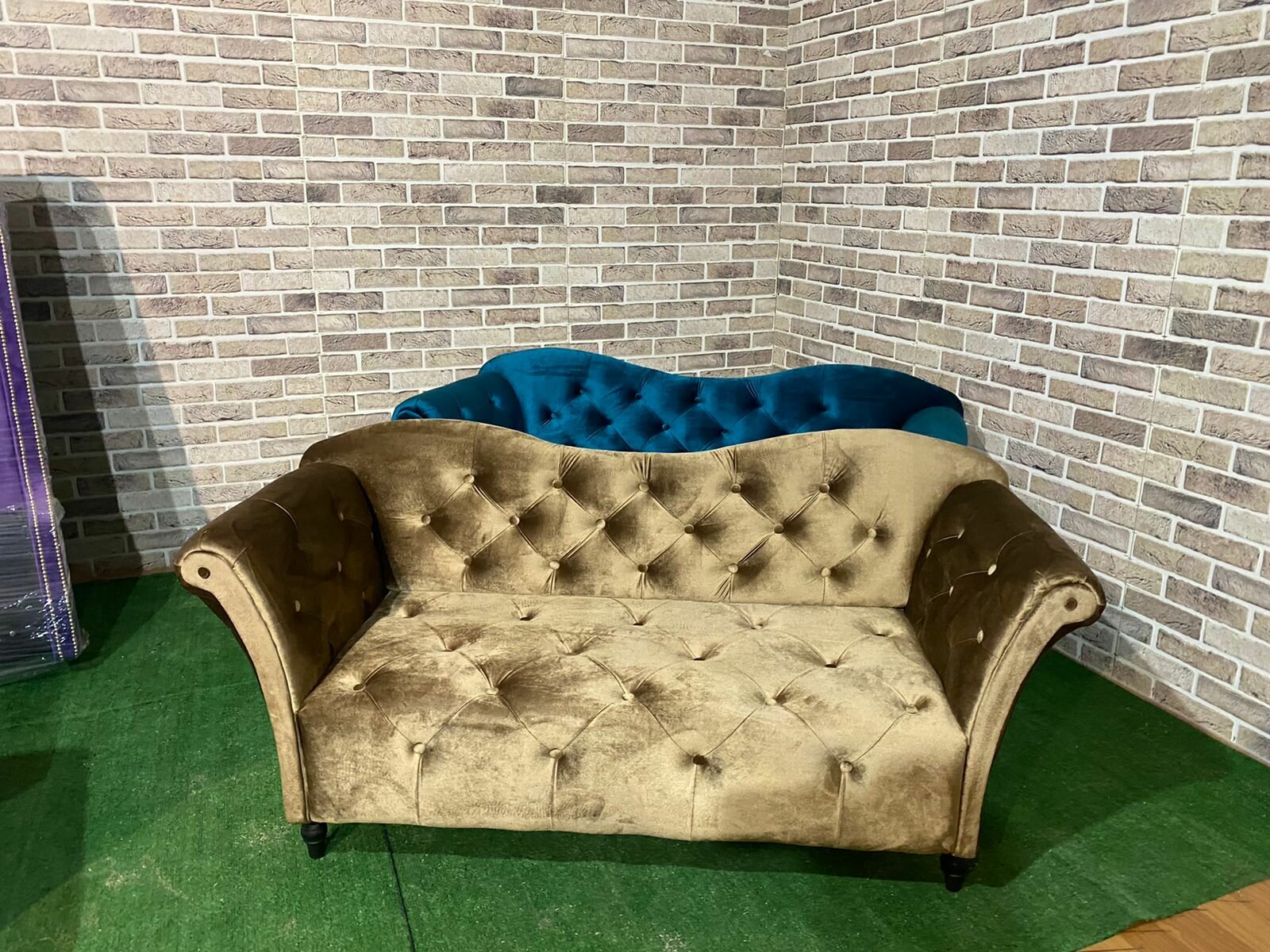 Диван "Афина", 150см х 55 см х 80 см, велюр, золотисто-коричневый