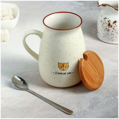 Кружка с крышкой и ложкой 