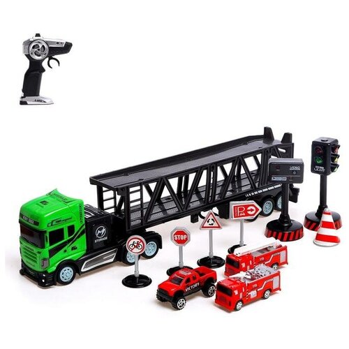 Грузовик радиоуправляемый «Автовоз», с машинками, светофором и дорожными знаками машины funky toys грузовик с дорожными знаками с краш эффектом