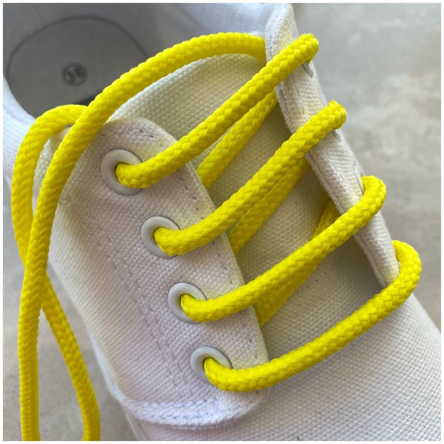 Шнурки люкс 120см лимонно-желтые круглые 4мм (1 пара) для обуви / кроссовок / кед / одежды 183/5 - фотография № 3