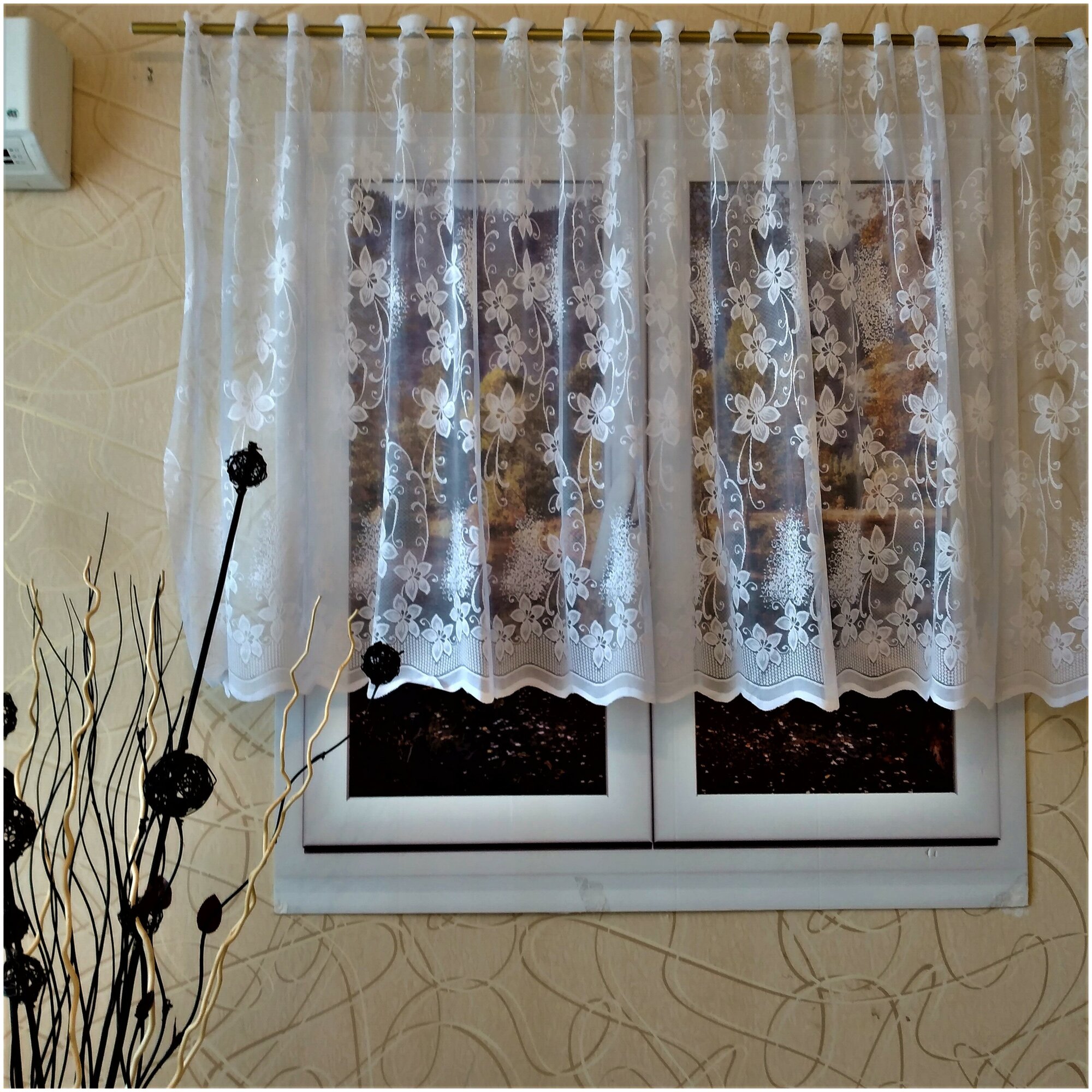 фото Тюль жаккардовый белый шир 300см , выс 120см низ кайма, верх отверстия, вздержка( идеально дача , лоджия , балкон , школа, детсад))