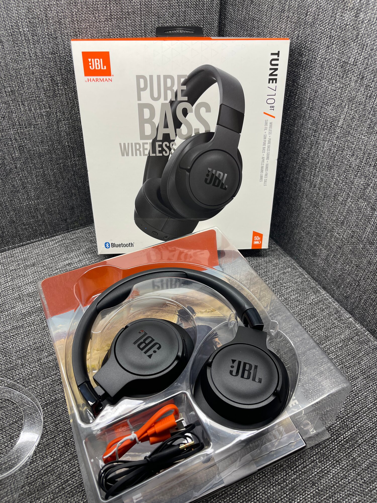 Беспроводные наушники JBL Tune 710BT, черный