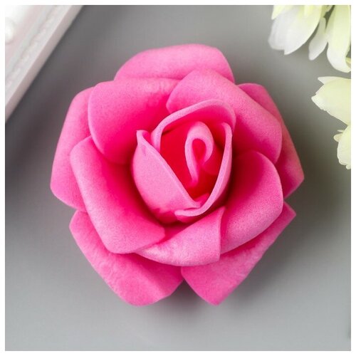 Розочка из фоамирана фуксия d-4 см В упаковке 20 1051₽