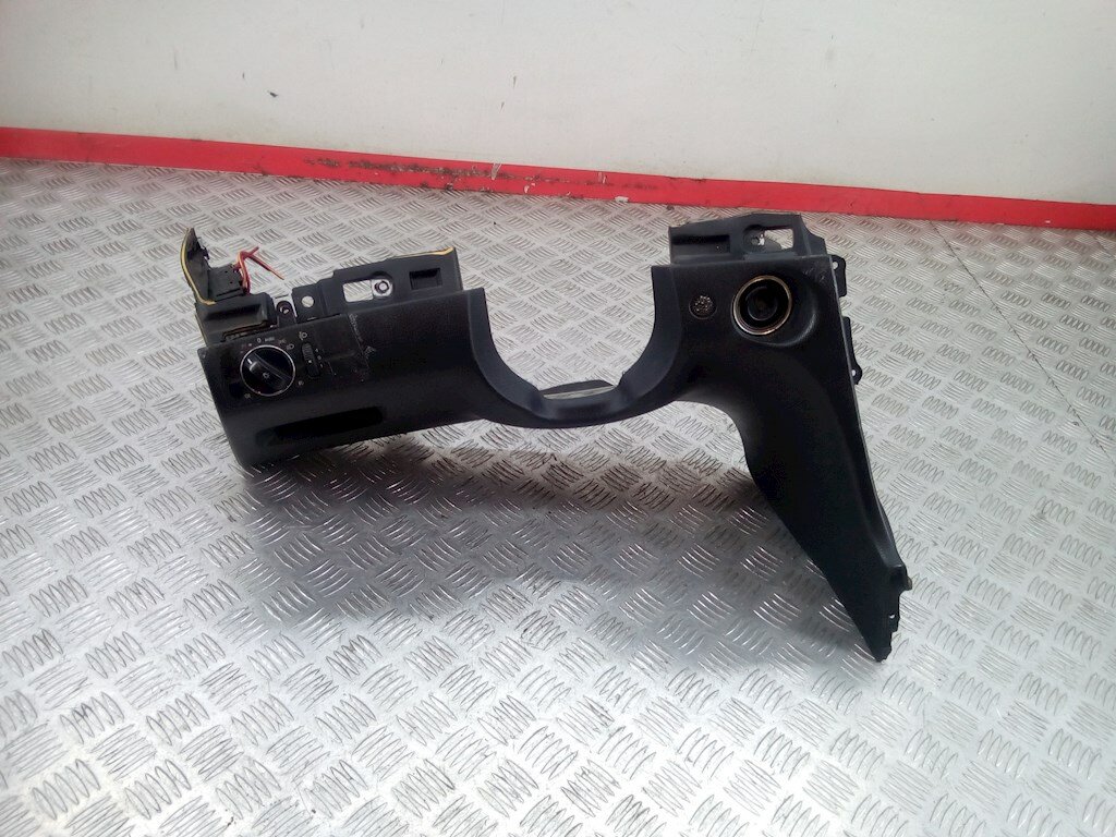 Накладка декоративная на торпедо Mercedes E-Class (W211) A2116800187 арт. 491589