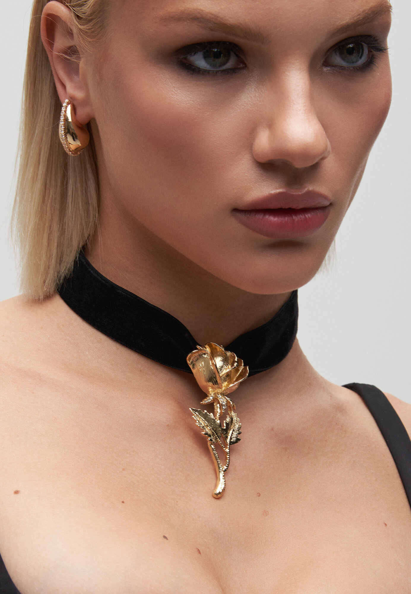 Колье YAROSLAVNA, длина 37 см, золотой, черный — фото 1