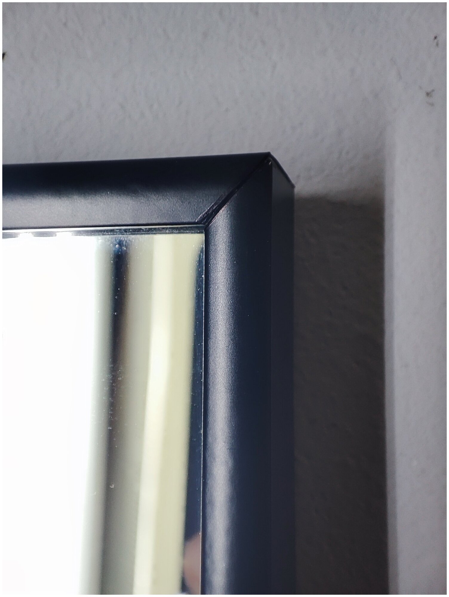 Зеркало в алюминиевой черной раме, 60см*50см - фотография № 5