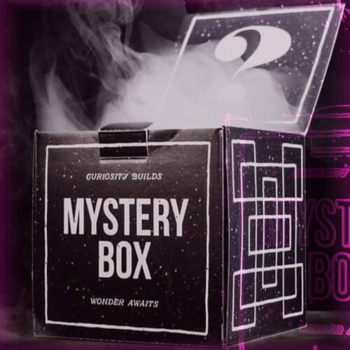 Наушники телефоны планшеты музыкальные станции зарядные устройства и другое в Коробке с сюрпризом Mystery box 119900₽