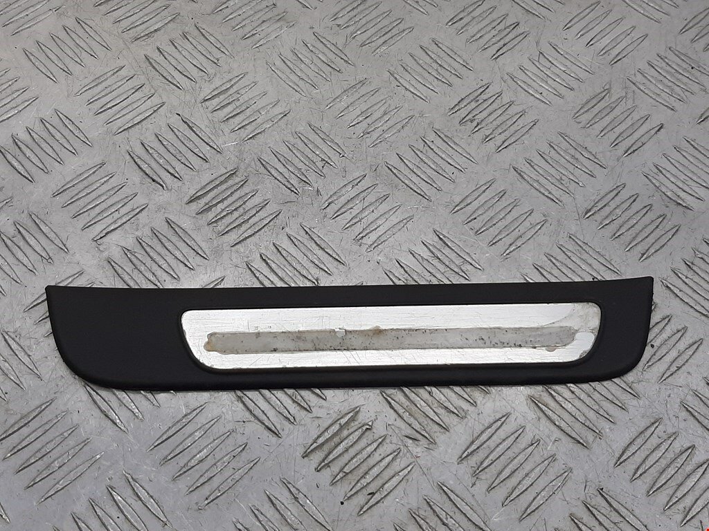 Накладка порога (внутренняя) Audi A4 B8 8K0853376 арт. 706853
