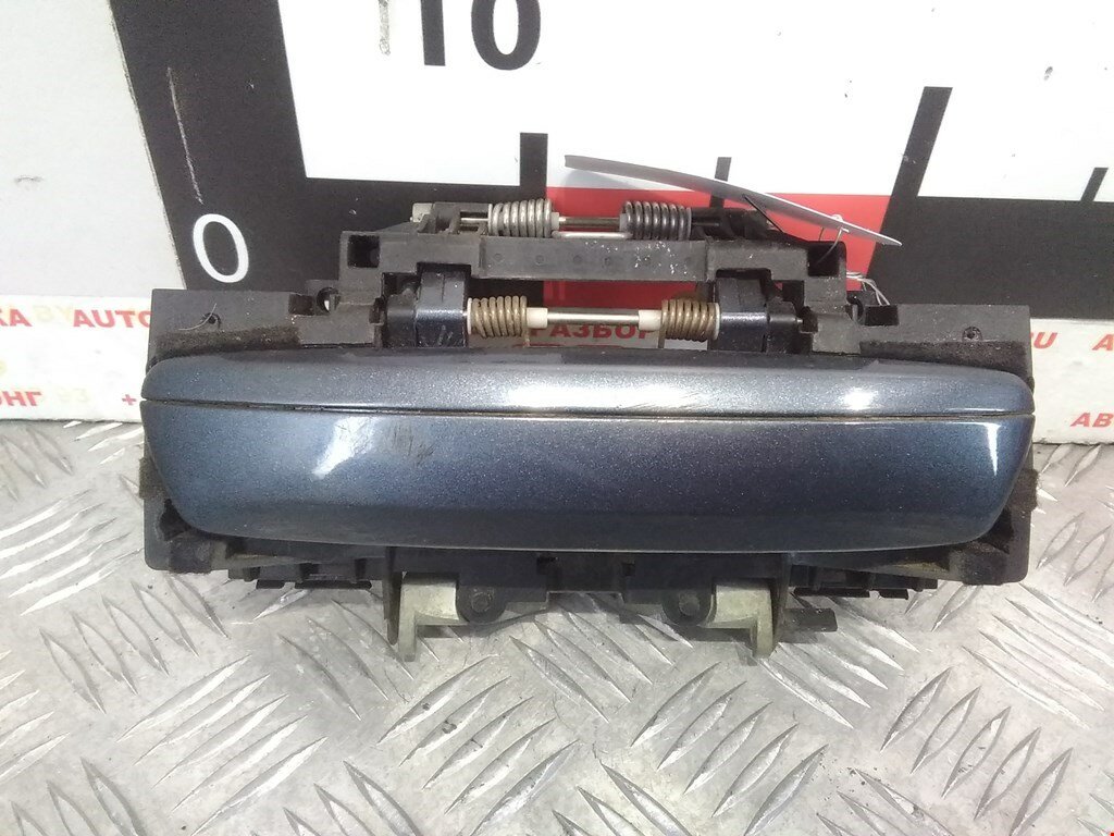 Ручка двери наружная задняя левая Audi A8 D3 4E0839207B арт. 751255