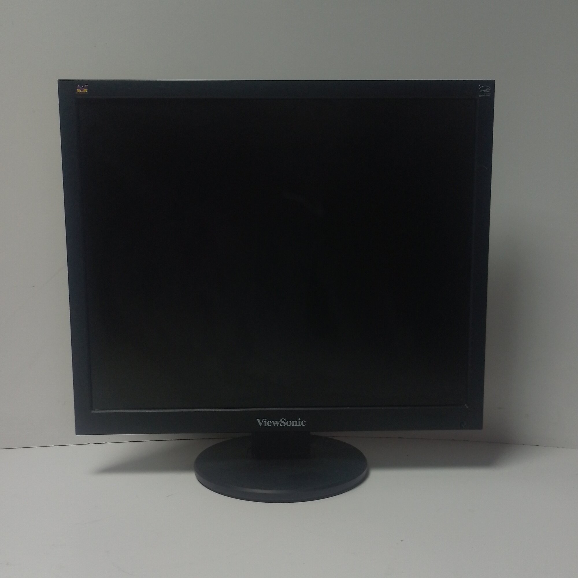 19" ЖК монитор Viewsonic VA925-LED (LCD, 1280x1024, D-Sub, DVI)