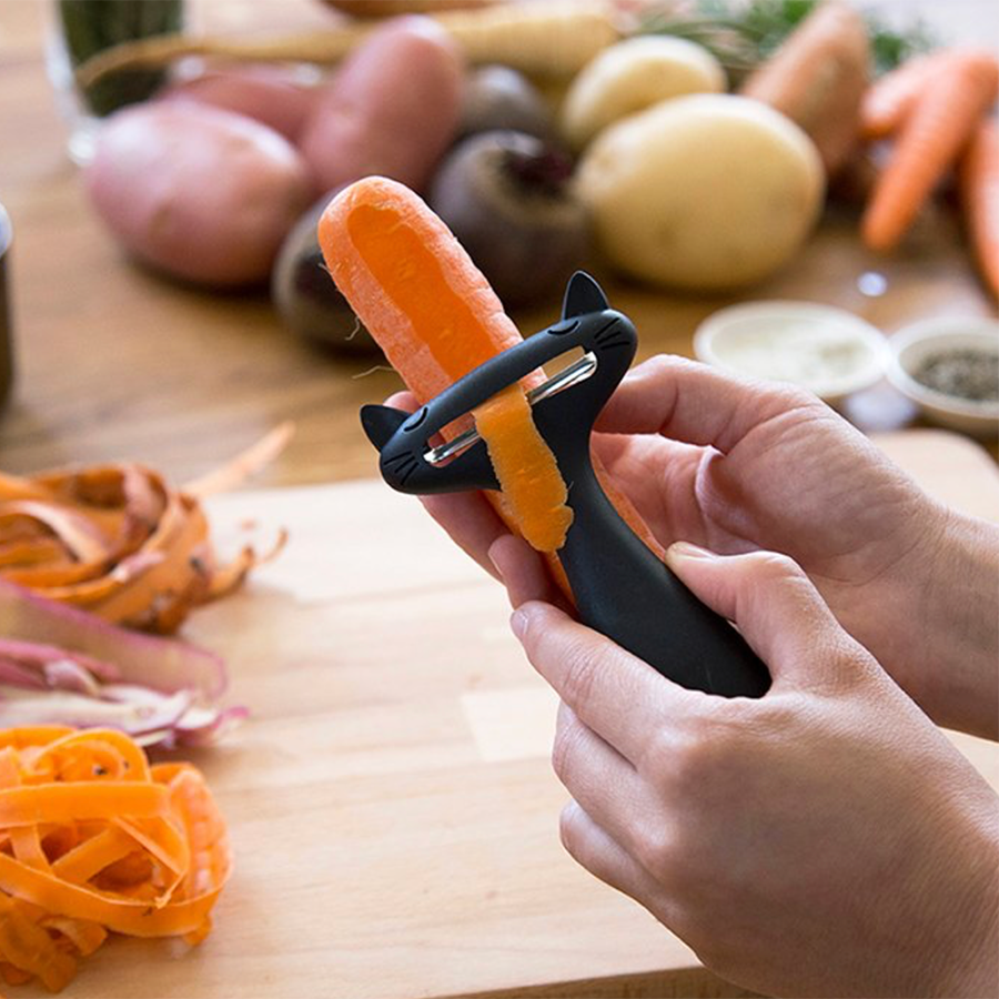 Нож для чистки овощей Peleg Design CatPeeler, черный
