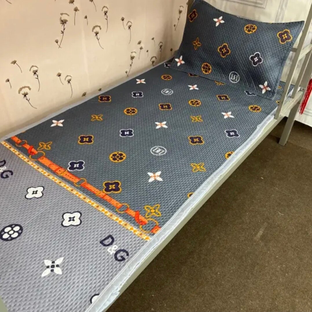 фото Кровать "Студенческое общежитие", 120x220 см, светло-серая