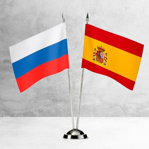 Настольные флаги России и Испании на пластиковой подставке под серебро