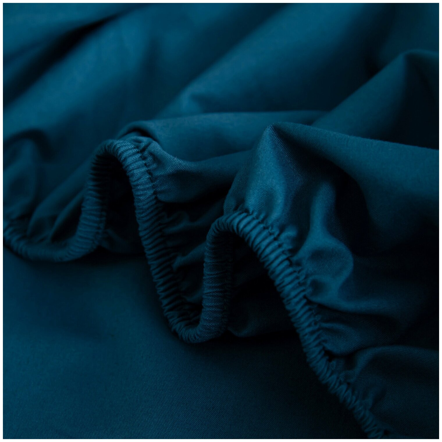 Комплект постельного белья ситрейд Евро однотонный морская волна с простыней на резинке, Сатин, наволочки 50x70, 70x70 по 2 шт. - фотография № 18