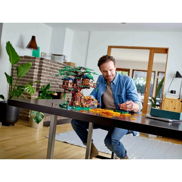 Конструктор LEGO IDEAS "Дом на дереве" 21318 - фото №16