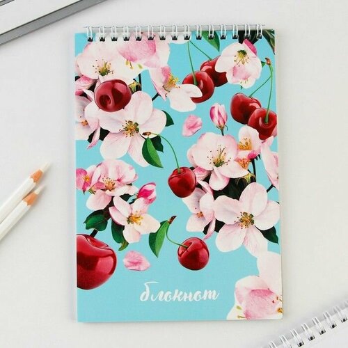 Блокнот А5 на гребне 40 л Цветы 474₽