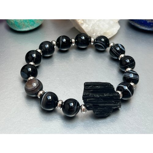 фото Браслет из натуральных камней "шерл" нефритовая лиса