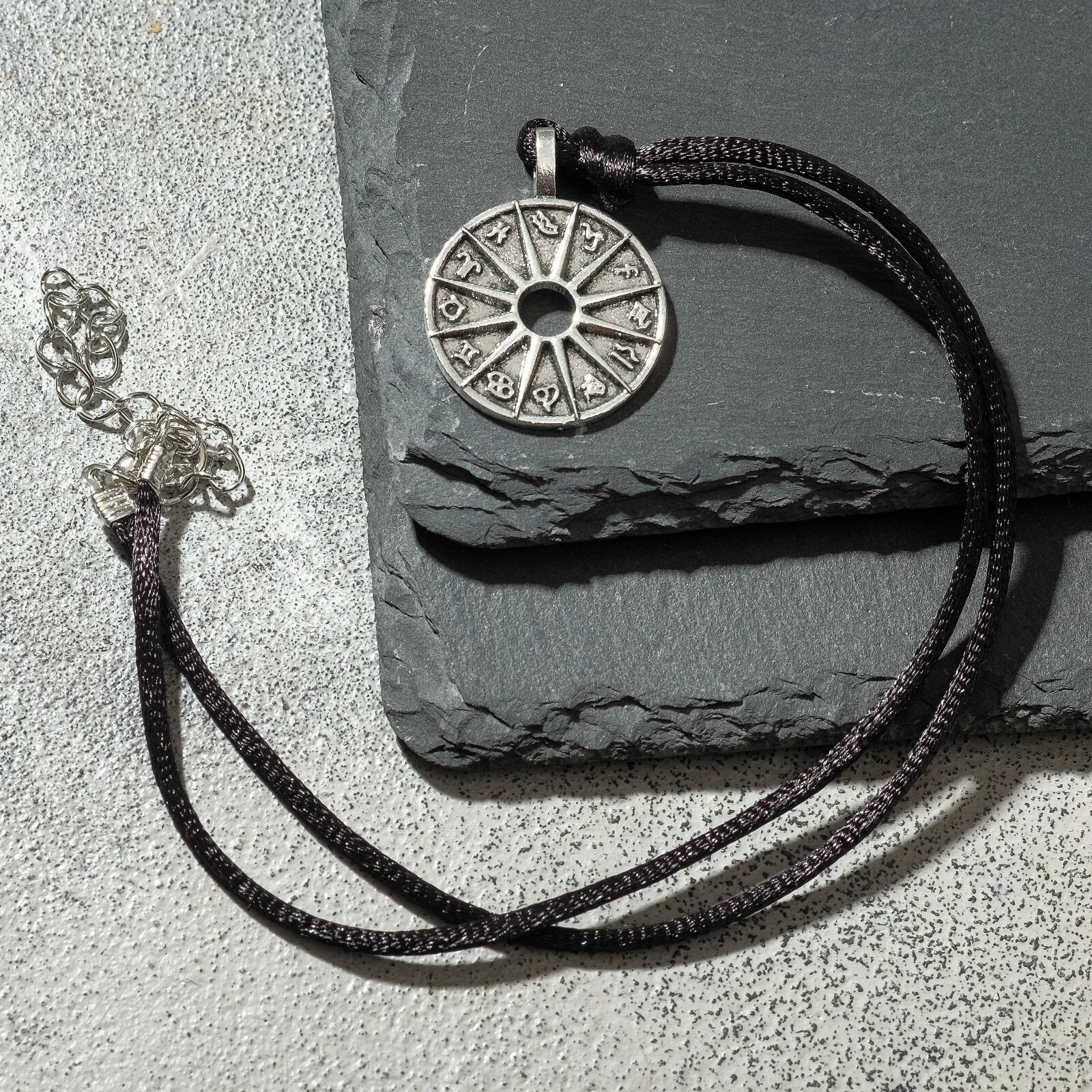Кулон-амулет "Астрологическая мандала", цвет чернёное серебро, 37 см - фотография № 2