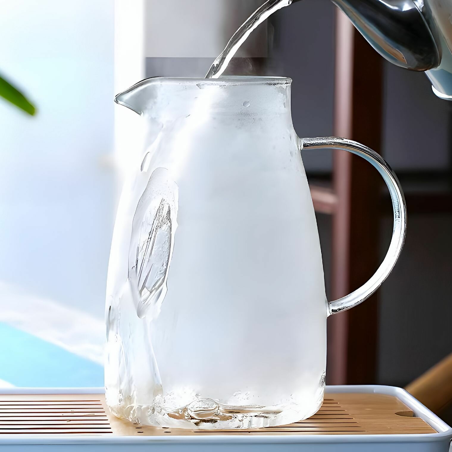 Кувшин для воды стеклянный, Formula Tepla, с металлической крышкой с накладкой из бамбука 2000 мл. — фото 1