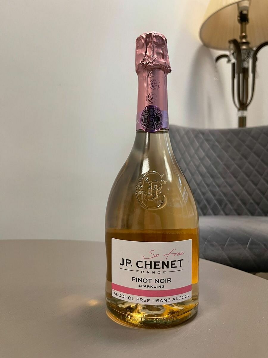 фото Безалкогольное игристое розовое вино "Жан Поль Пино Нуар"