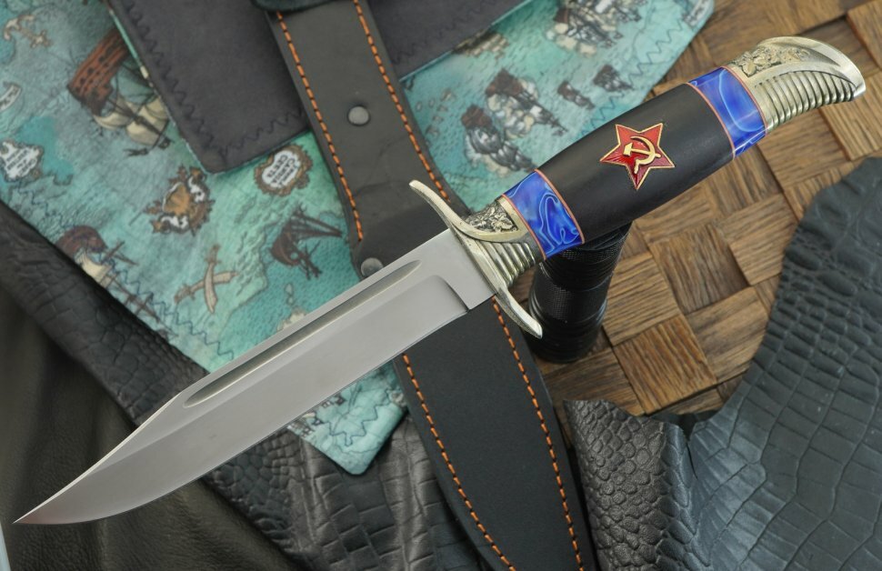 Закаленная сталь нож НР-40, сталь D2, рукоять акрил/граб