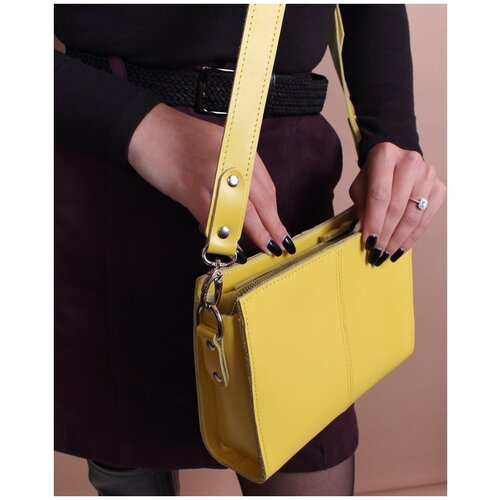 фото Женская кожаная сумка через плечо желтая a025 lemon mini divalli