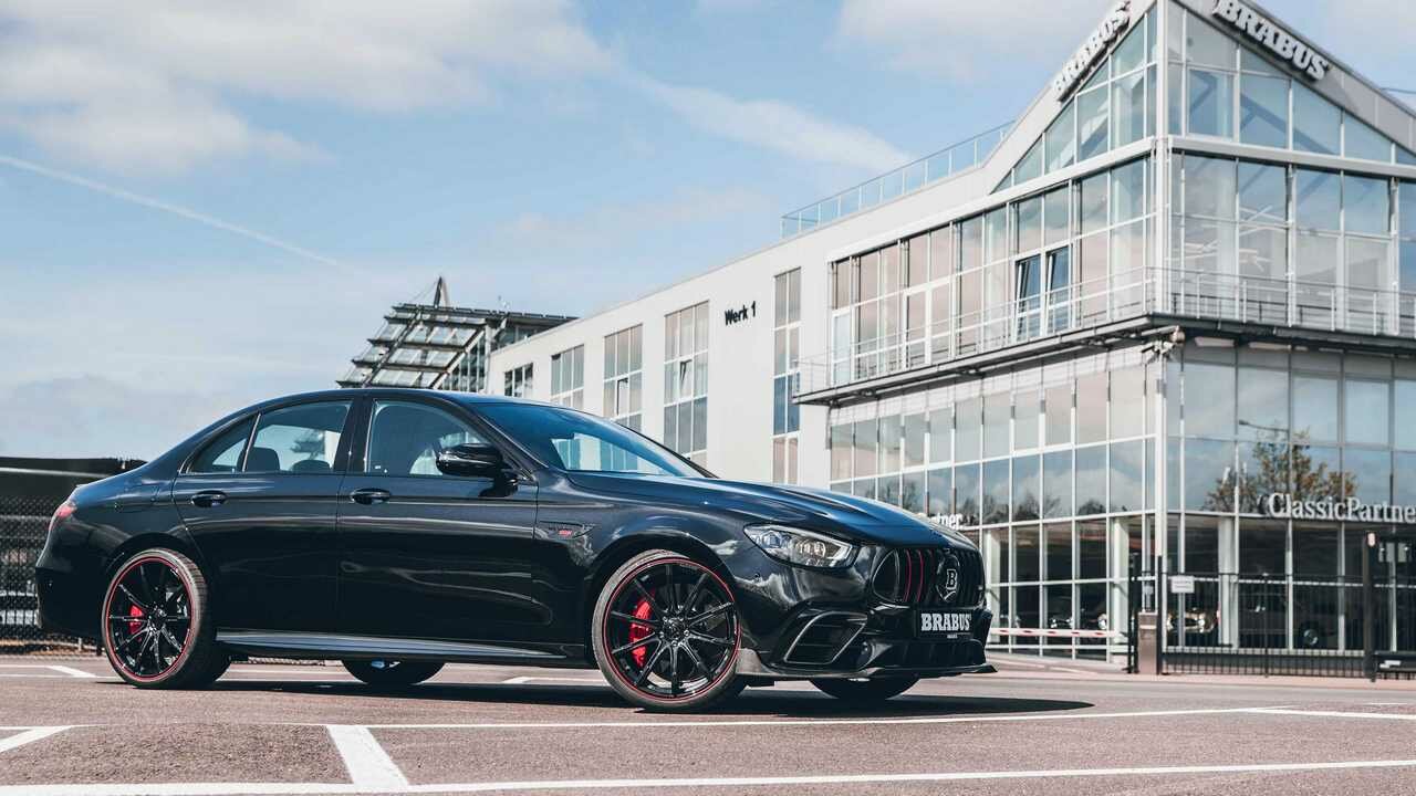 Картина на холсте 60x110 LinxOne "Автомобили brabus" интерьерная для дома / на стену / на кухню / с подрамником