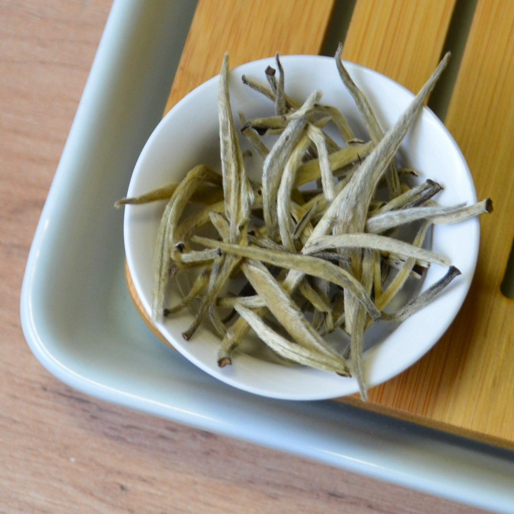 Чай листовой белый Бай Хао Инь Чжэнь