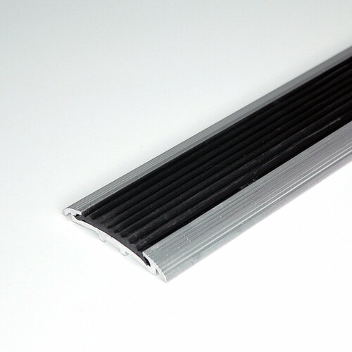Противоскользящая накладка на ступени 40 мм, длина 1,8 м, Русский профиль, алюминий с черной резиновой вставкой