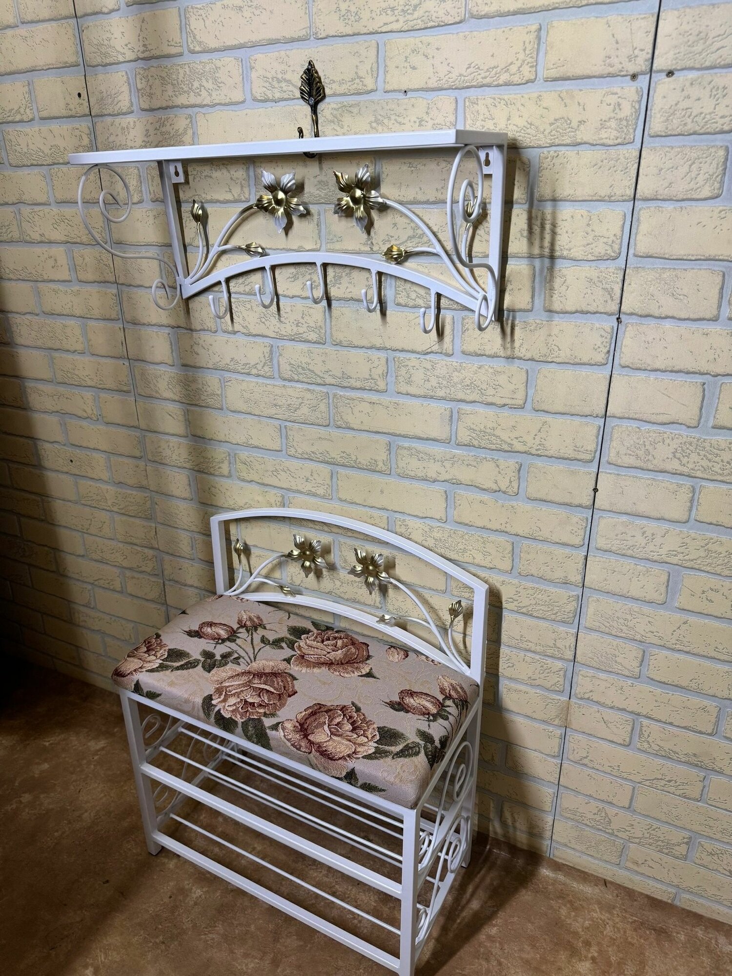 Кованая прихожая, Студия кованой мебели Нива, цвет белый/светло-розовый — фото 1