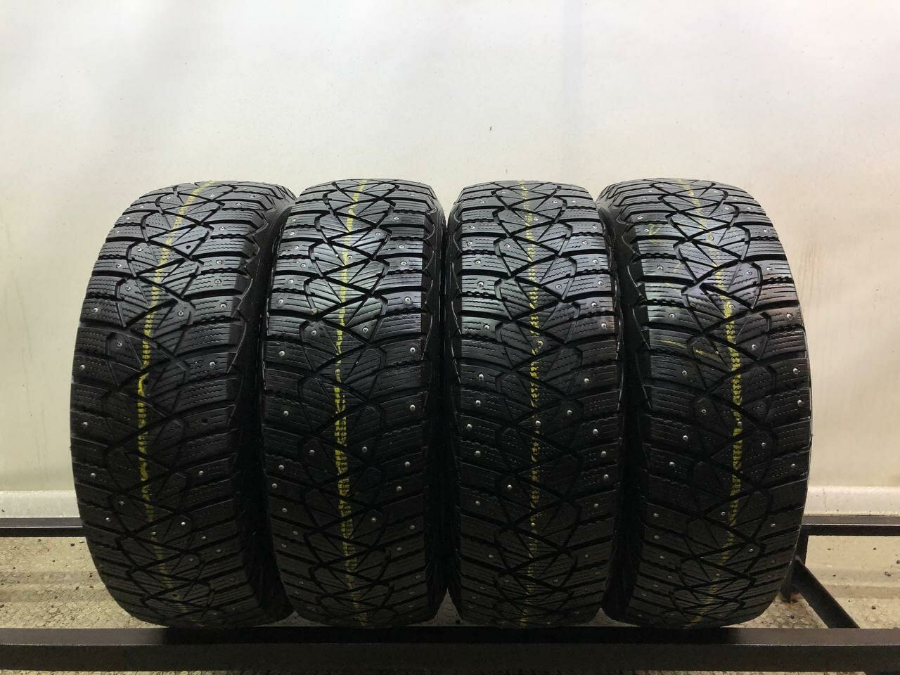 Goodyear UltraGrip 600 215/65 R16 БУ Шины Зимние