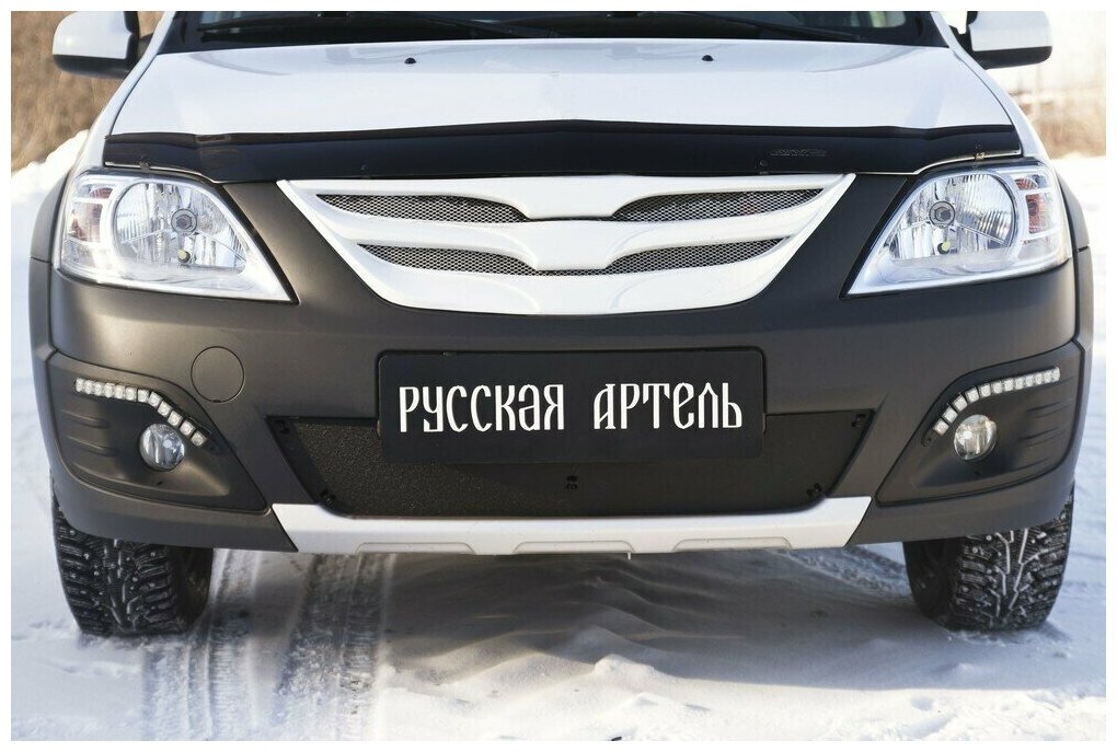 Зимняя заглушка решётки переднего бампера Lada (ВАЗ) Largus Cross (универсал) 2015-2020