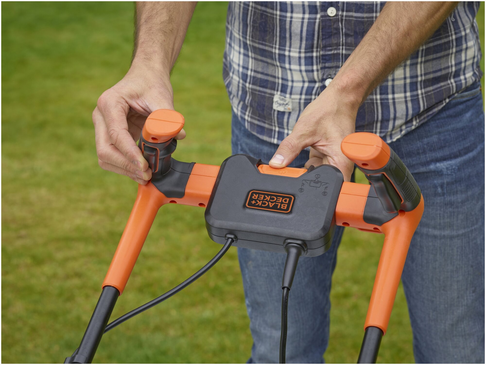 Электрическая газонокосилка BLACK+DECKER BEMW461BH, 1400 Вт, 34 см - фотография № 10