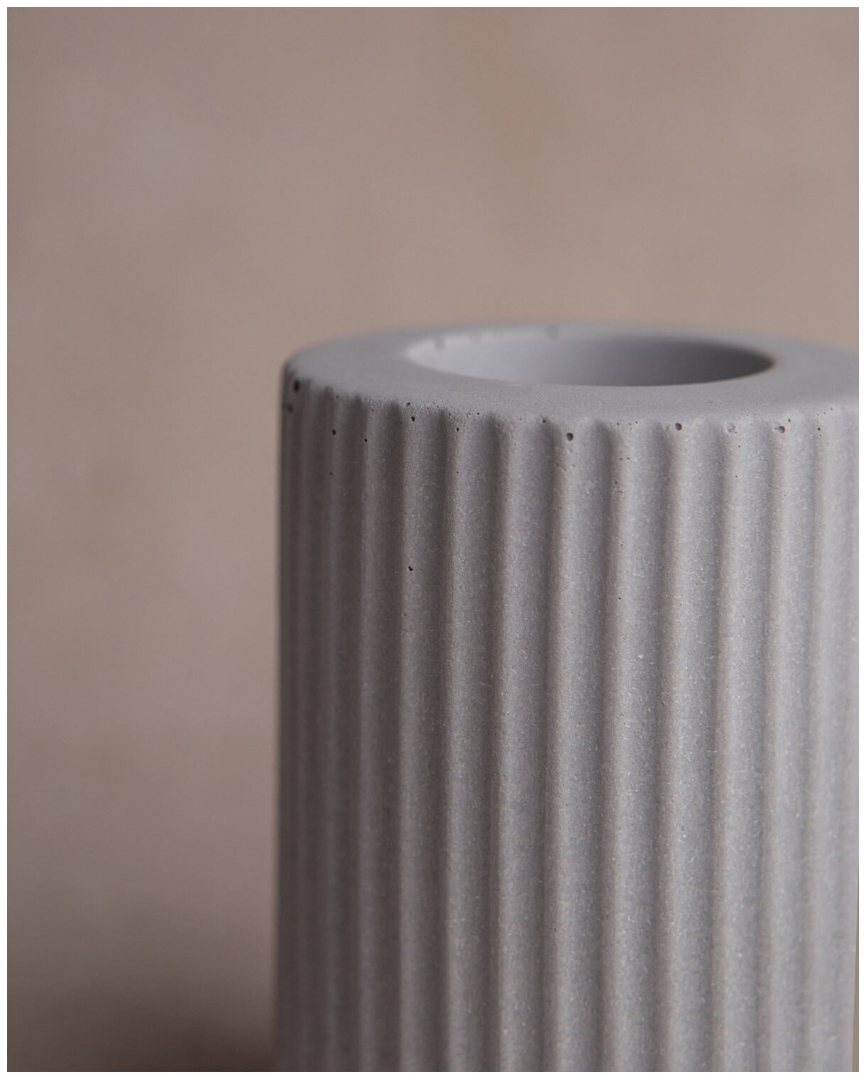 Декоративный подсвечник для чайной свечи Chloe M, 7x10 см, бетон, серый матовый - фотография № 6