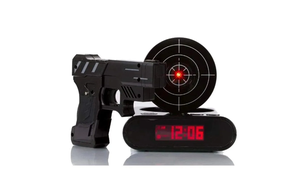 Часы-будильник с мишенью и пистолетом Gun Alarm Clock (Черный)