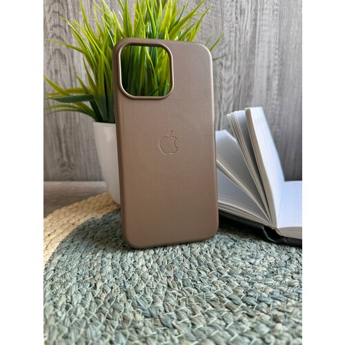 коричневый