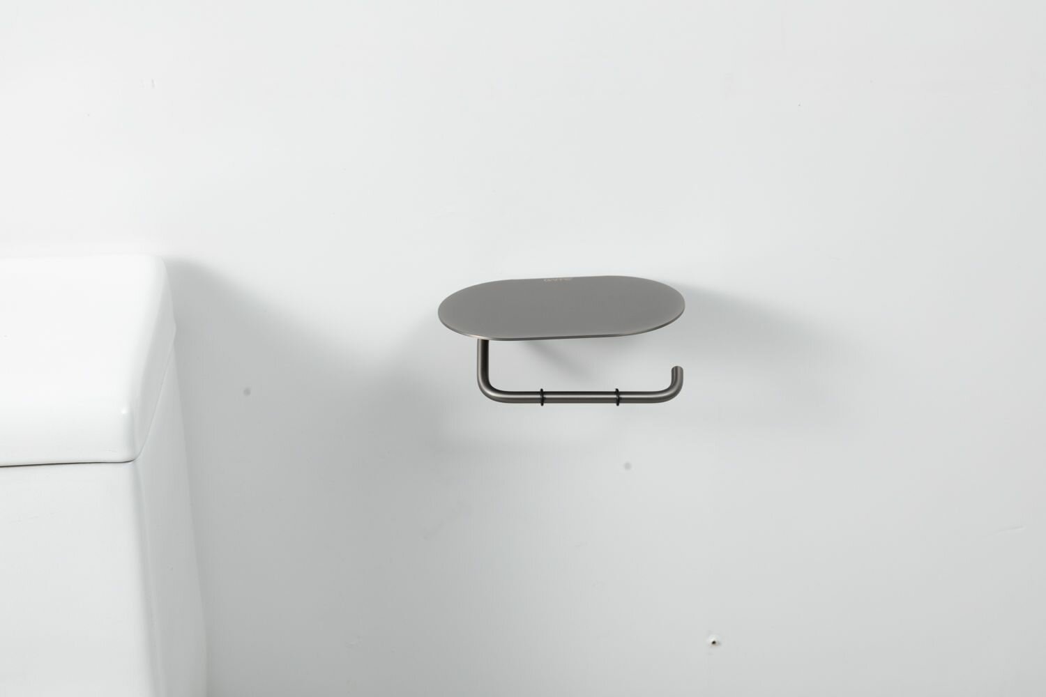 Держатель туалетной бумаги с полочкой Gappo G30903-9, оружейная сталь