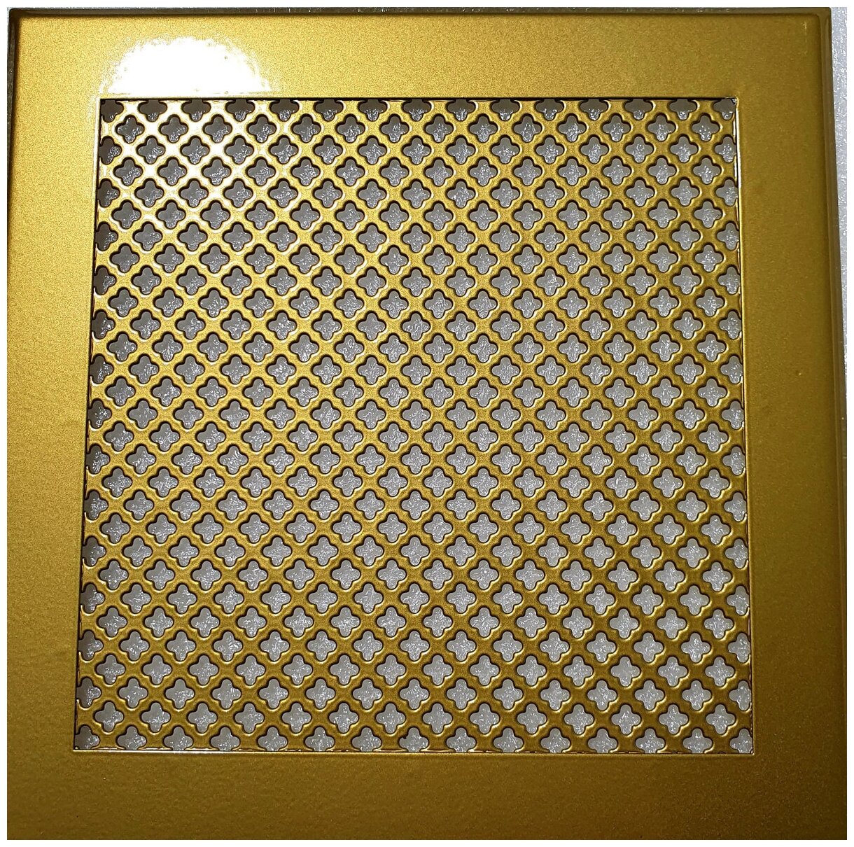 Вентиляционная решетка металлическая на магнитах 200х200мм, тип перфорации мелкий цветок, золотой - фотография № 1
