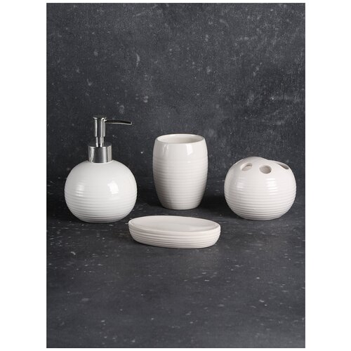 Набор аксессуаров для ванной комнаты керамический 