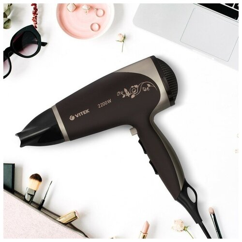 Фен Vitek VT-2327 CL 2200 Вт 3 режима 2 скорости 2 насадки холод воздух шнур 18 м 557000₽