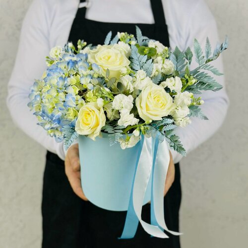 Изображение товара Сборная коробка с ароматной маттиолой. Rybe-flowers.