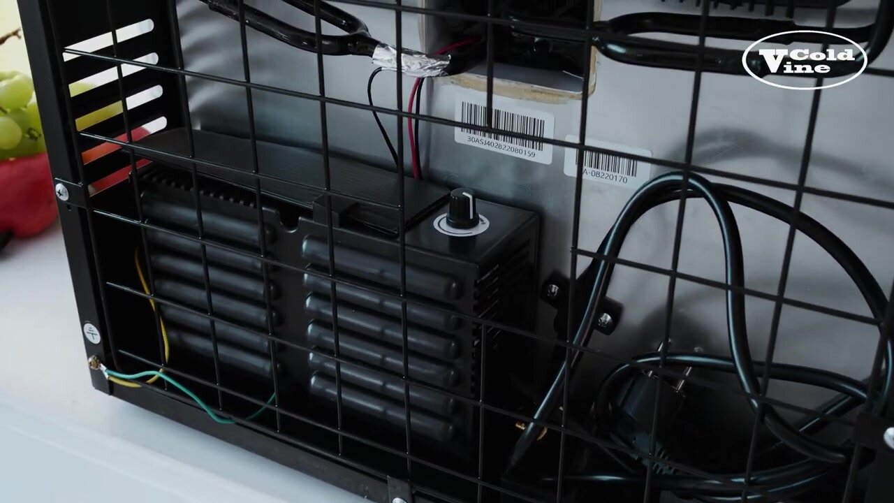 Минибар Cold Vine MCT-40B витринный однокамерный (барный мини холодильник на 40 литров) — фото 1